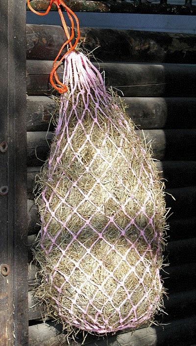 Hay net with small darn of 5cm
