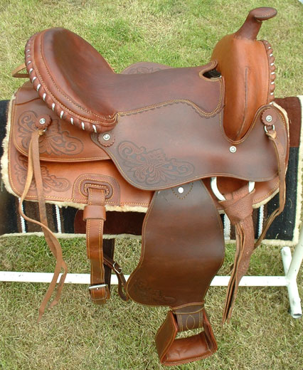 Western saddle - Click Image to Close